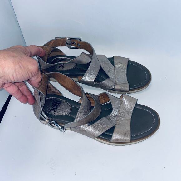 Sofft Women's Metallic Leather Gladiator Strappy Heel Back Flat Sandals Size 8M - Picture 2 of 6